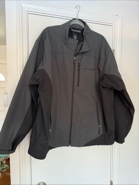 Free Country Men's Dark Gray Two-Tone Softshell Jacket